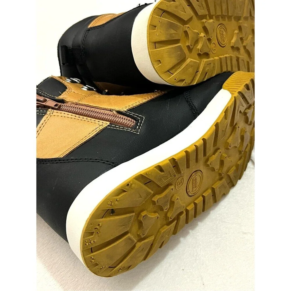 Wonder Nation Boys Kids Tan and Black Skid Water Resistant Ankle Duck Boots 3